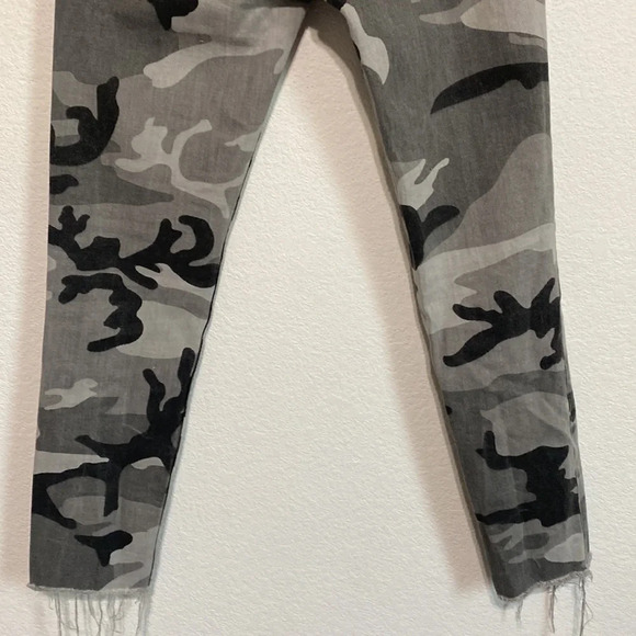 Re/Done Gray Camo High Rise Ankle Crop Button Fly Raw Hem Jeans Size 25 - Picture 7 of 13